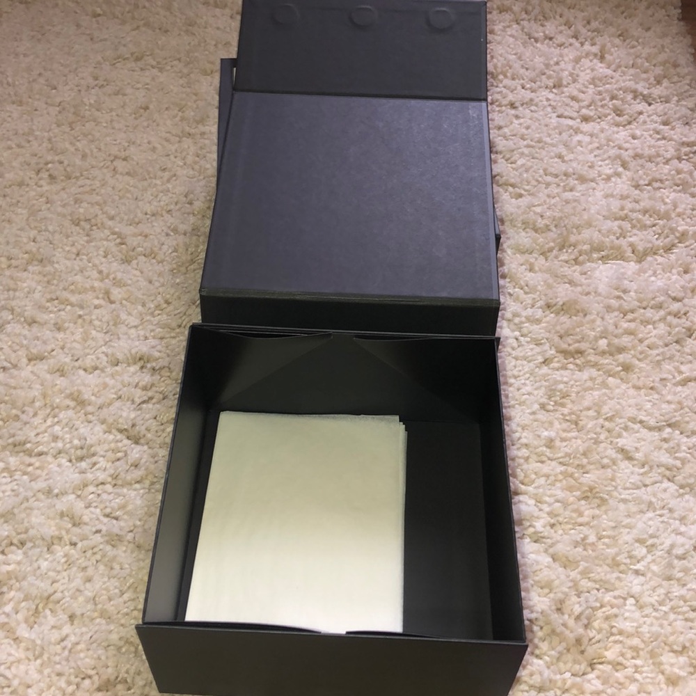 GUCCI Beauty boxes (2) - Picture 2 of 3